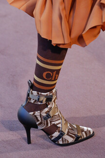 Details Chloé Fall 2018 Ready-to-Wear , Детали коллекции Хлоя осень зима 2018 , Fashion show , неделя моды в Париже , PFW , Paris Fashion Week , Mainstyles